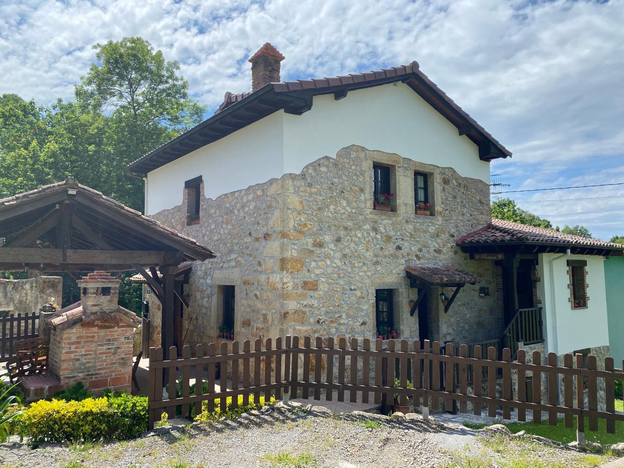 Apartamentos Rurales La Caviana Onís Exteriör bild