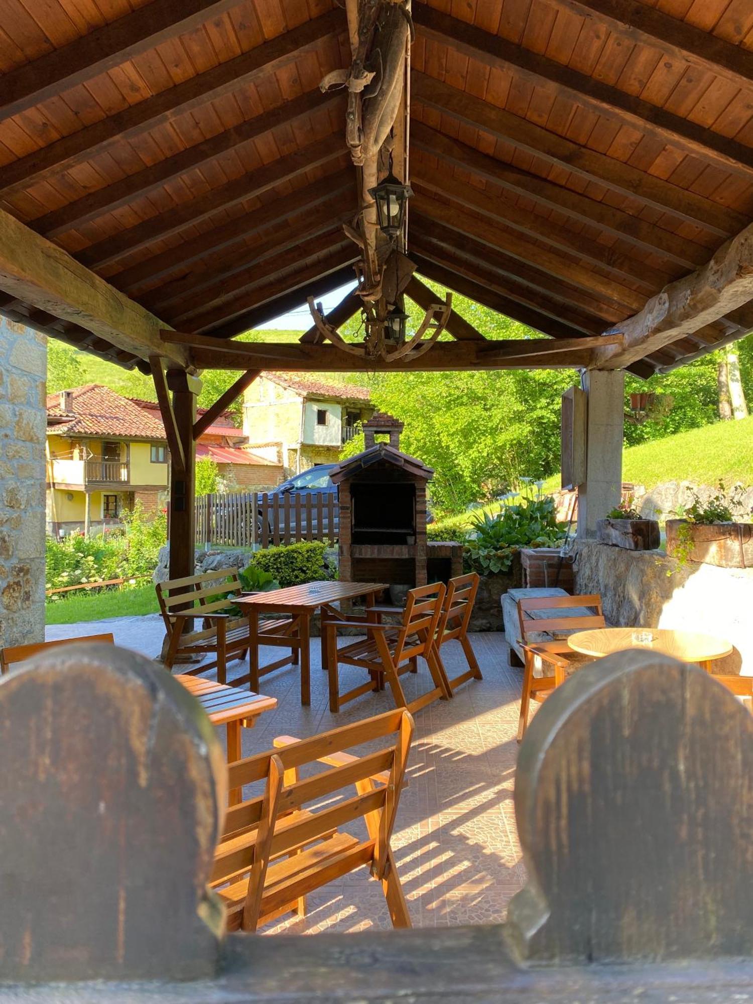 Apartamentos Rurales La Caviana Onís Exteriör bild