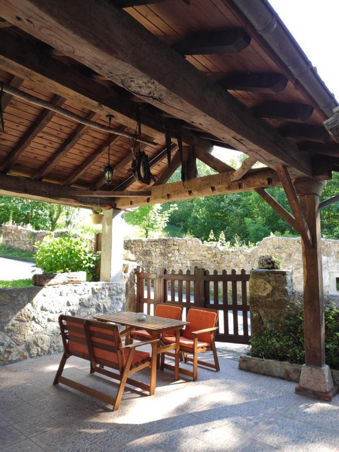 Apartamentos Rurales La Caviana Onís Exteriör bild